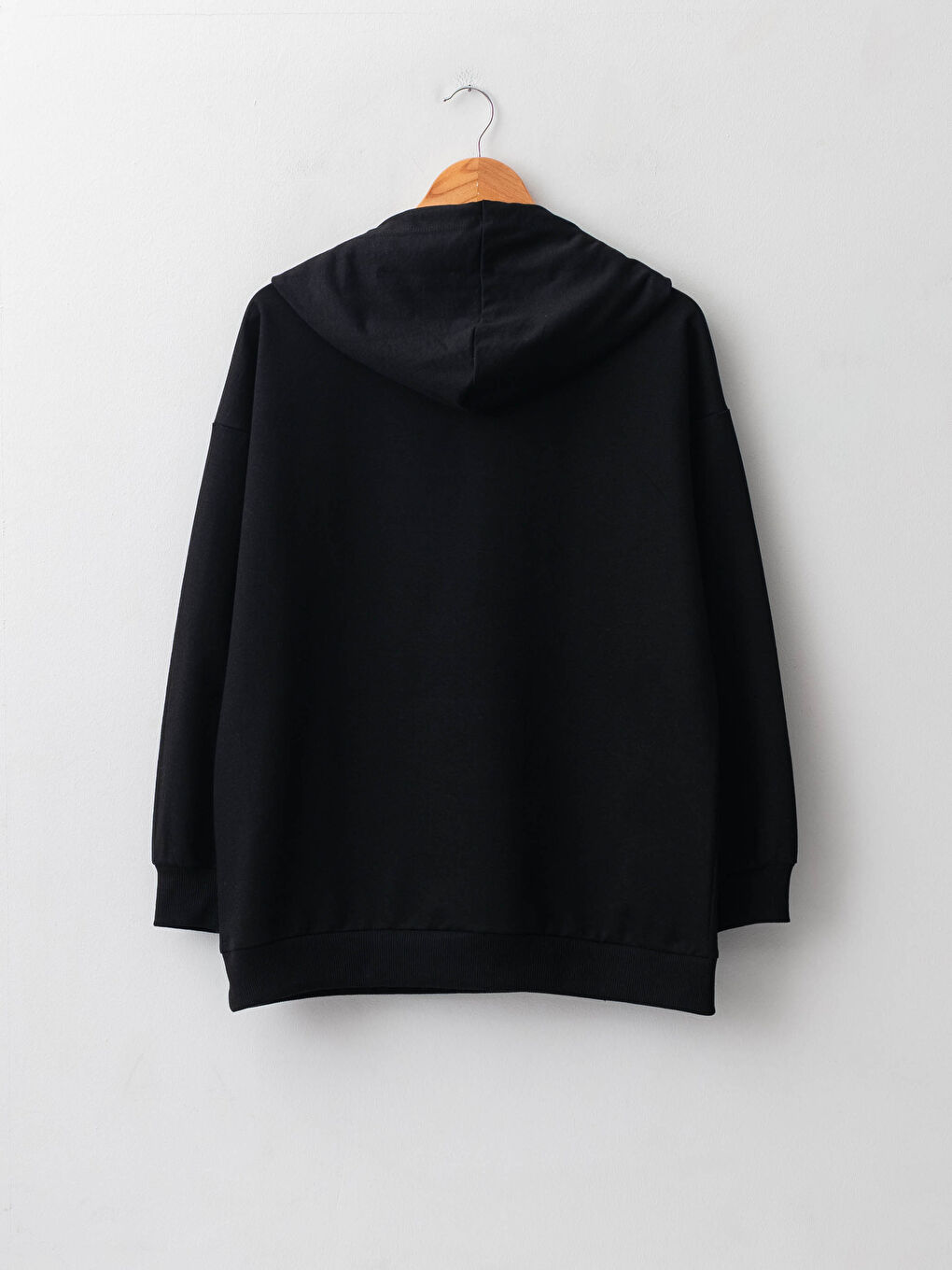 Siyah Kapüşon Yaka Düz Uzun Kollu Kadın Sweatshirt-6