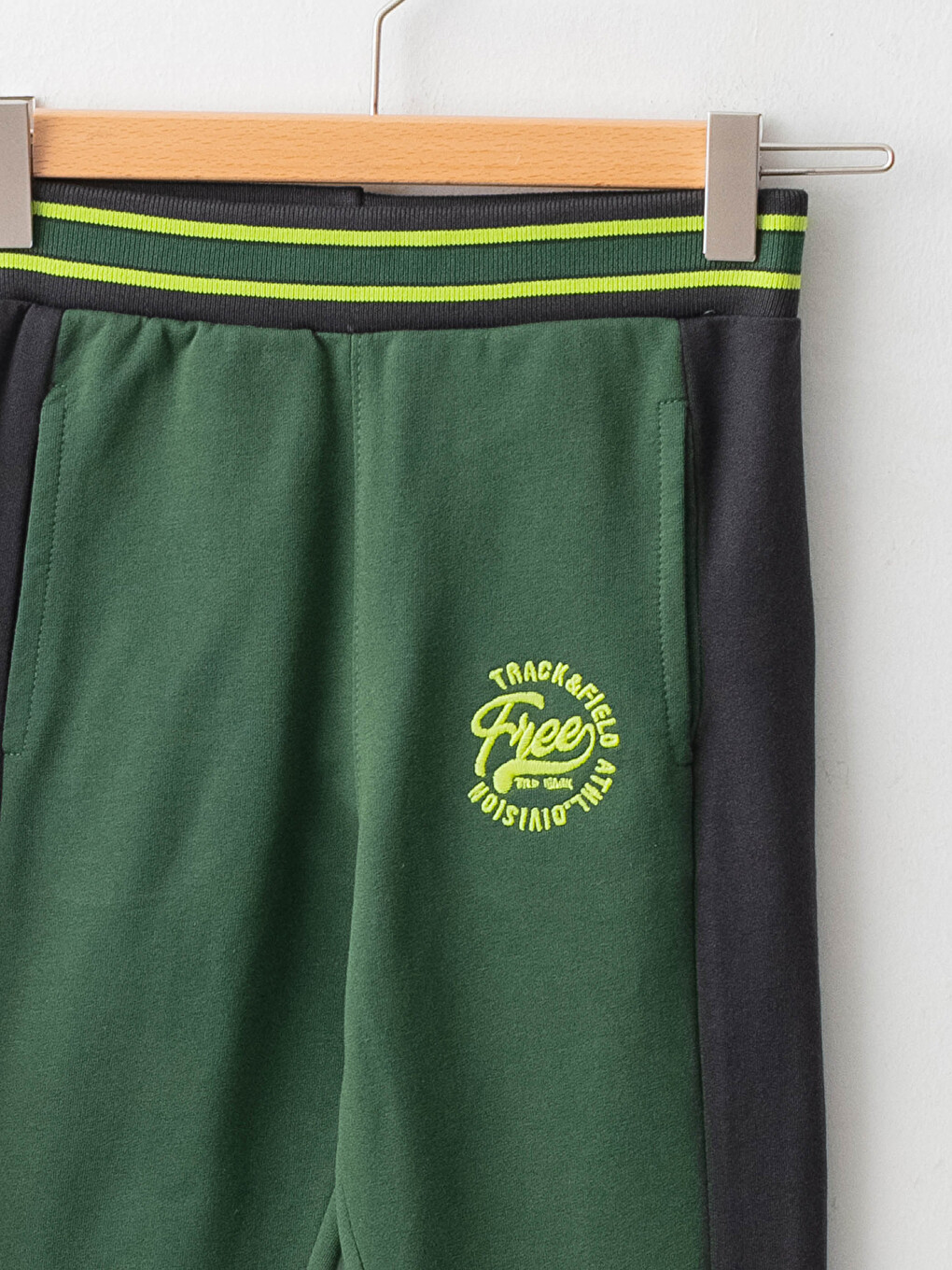 Elastic Waist Embroidery Detailed Boy Jogger Sweatpants-2