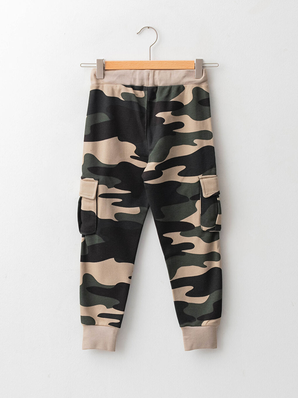 Спортивные джоггеры:Эластичные Спортивные Штаны-Джоггеры Для Мальчиков С Камуфляжным Принтом И Карманами-1