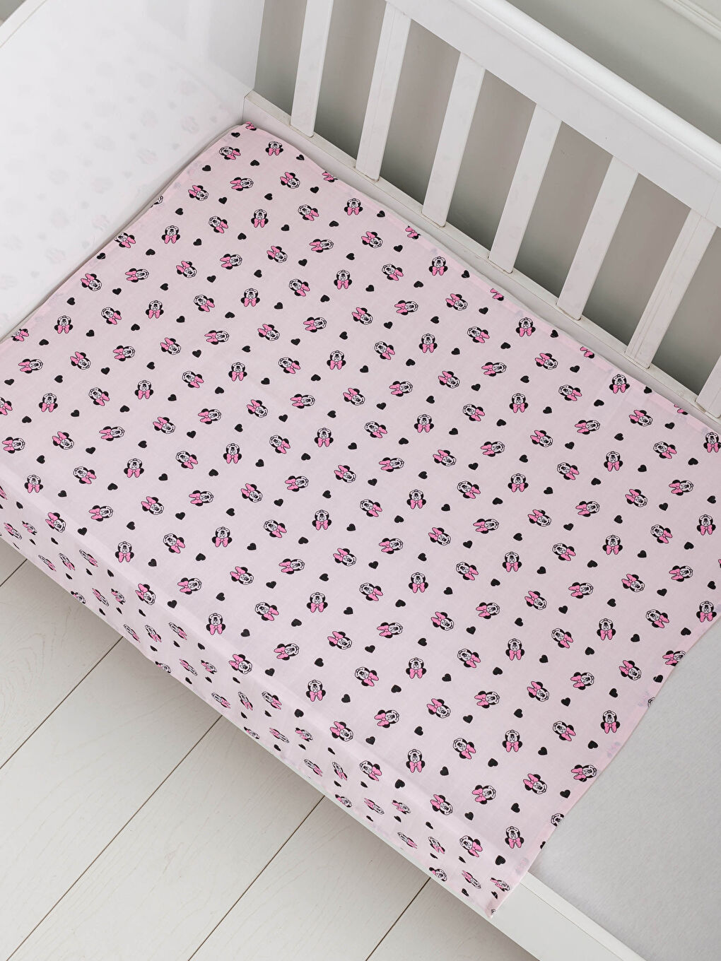 LCW baby Minnie Mouse Printed Cotton Baby Girl Muslin Blanket -W18484Z1-LT4