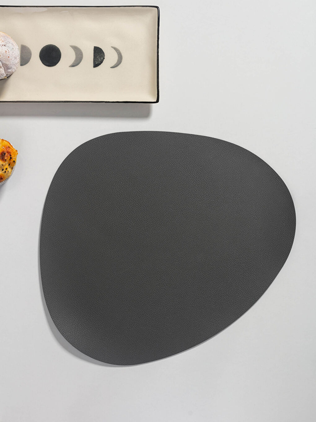 مفرش طعام شكل جلد-1