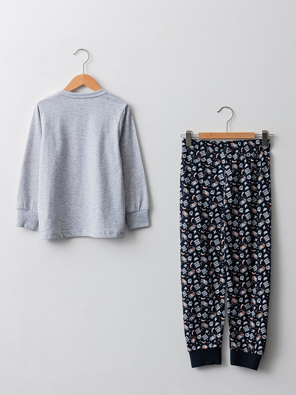 Gri Bisiklet Yaka Baskılı Uzun Kollu Erkek Çocuk Pijama Takımı-1