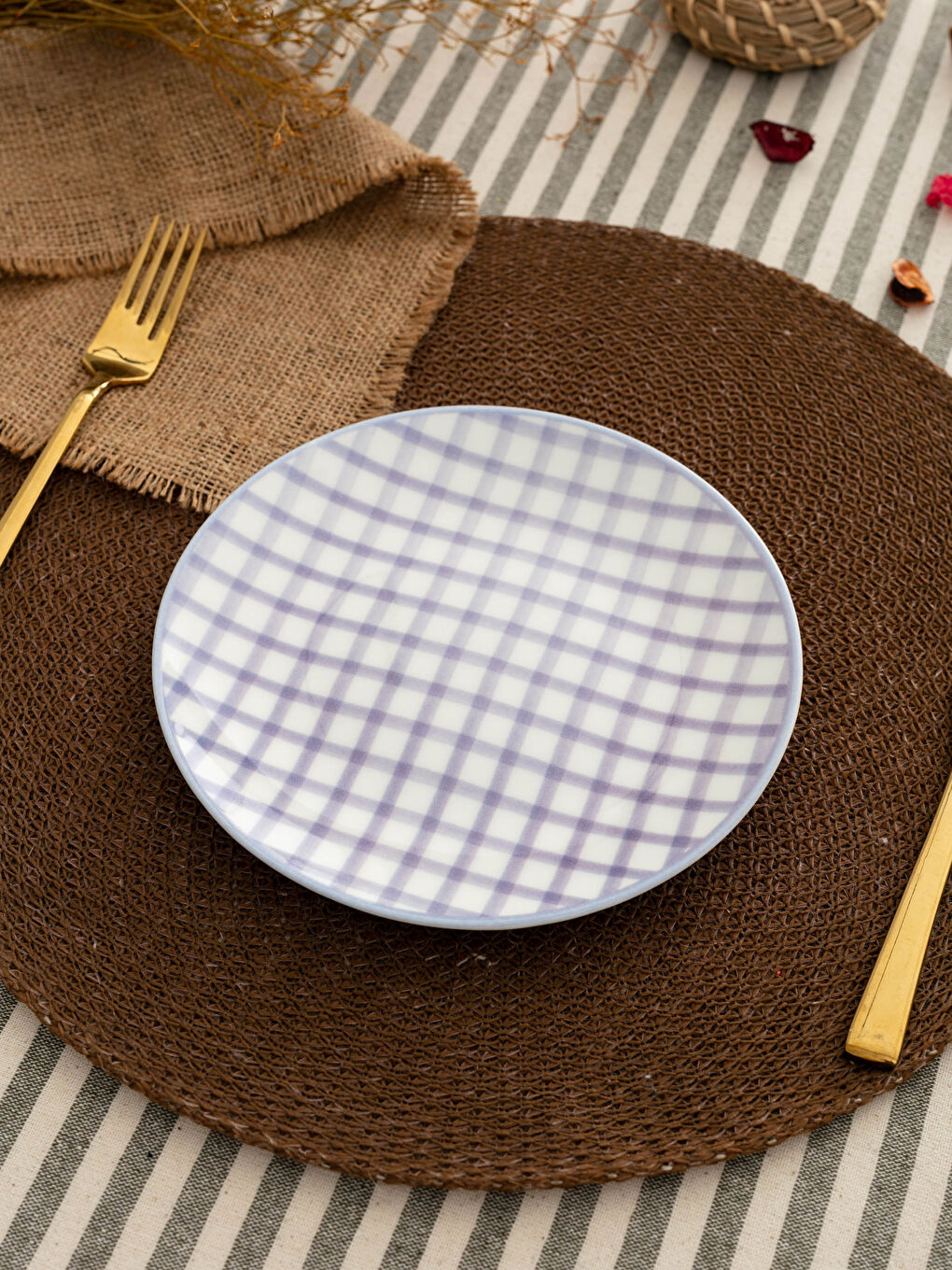 Plaid Patterned Porcelain Plate 19 Cm