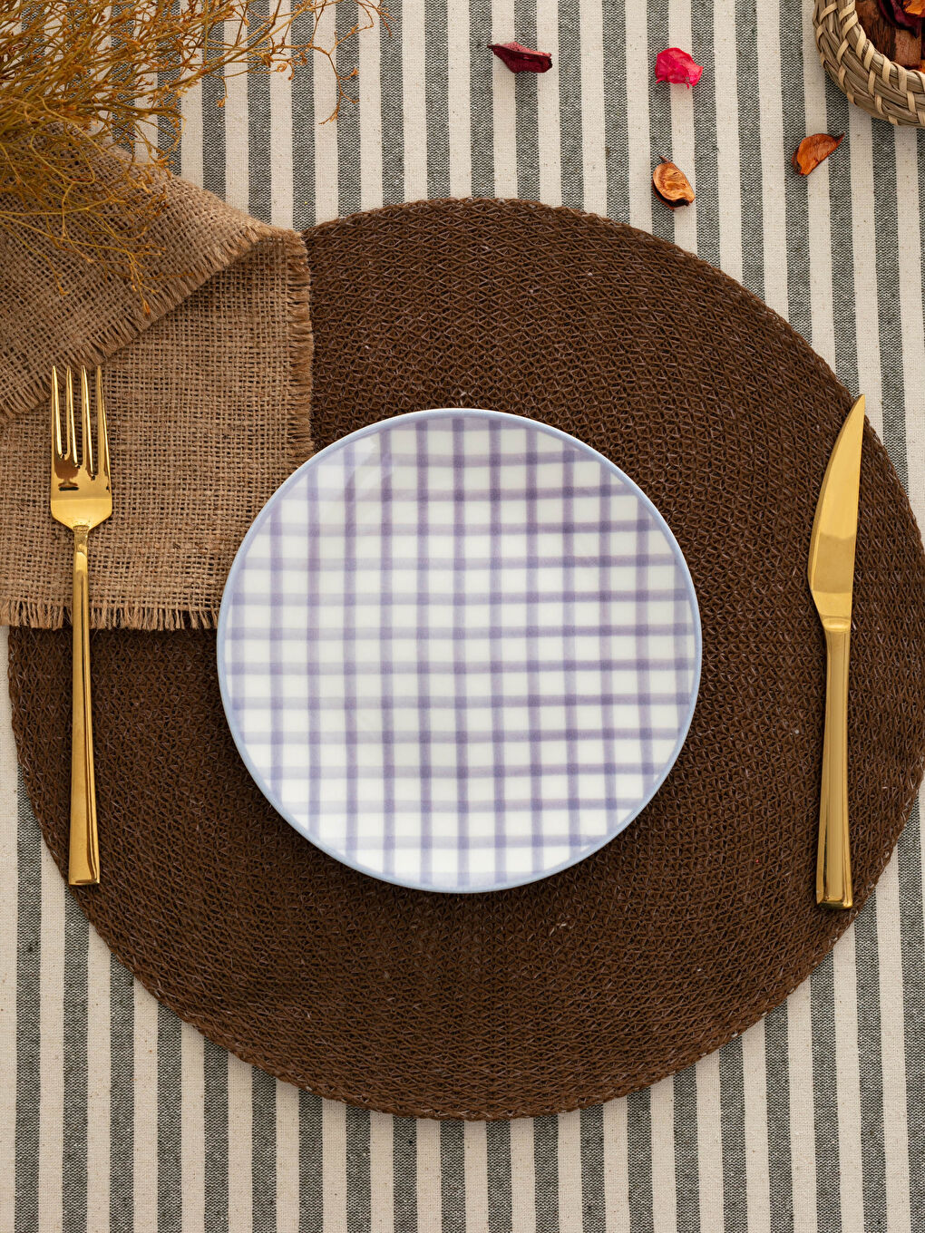 Plaid Patterned Porcelain Plate 19 Cm-1