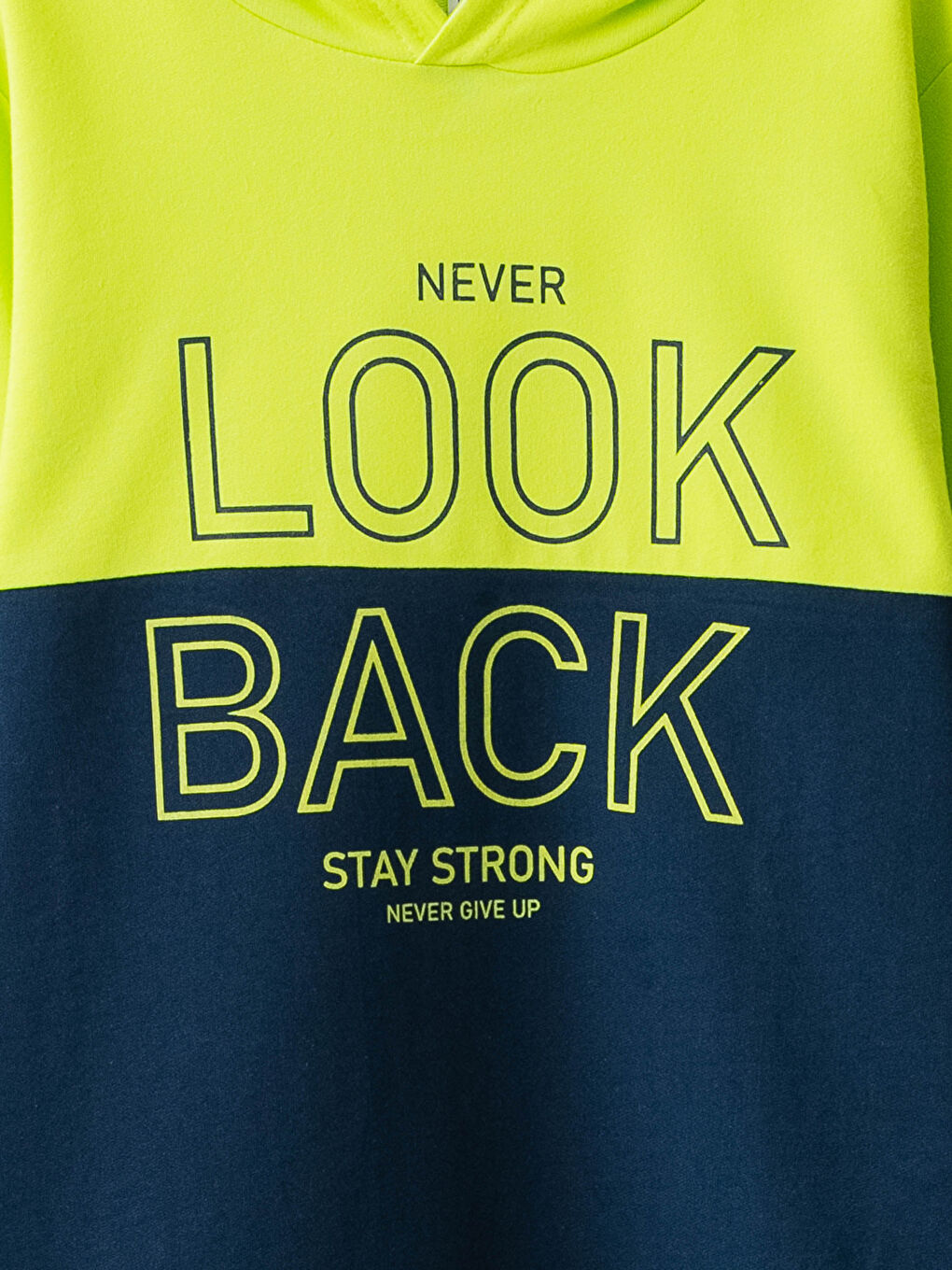 سويت شيرت بكابوش مطبوع كم طويل و بنطلون رياضي للأولاد-2