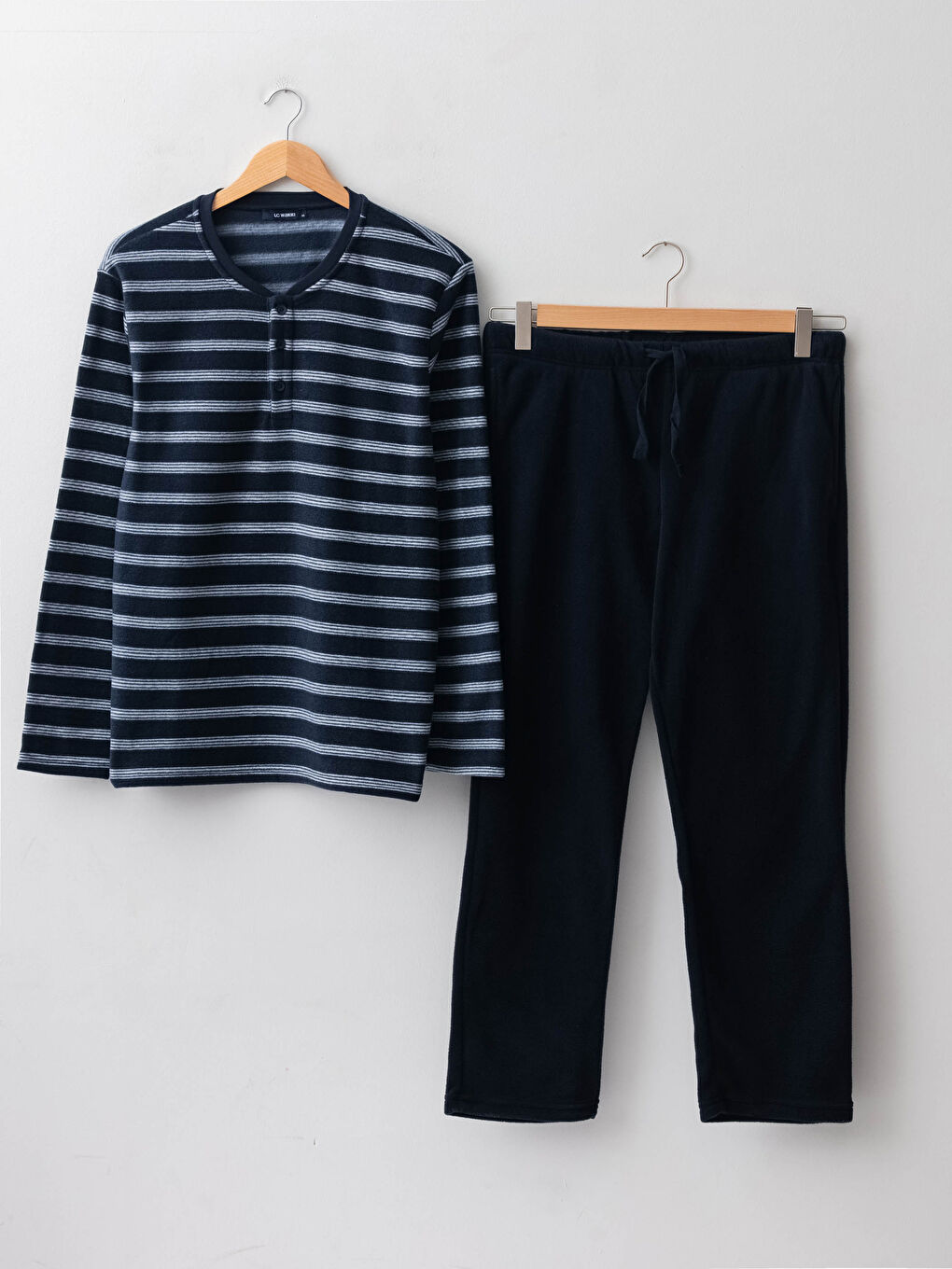 LC WAIKIKI Standardmuster Gestreiftes Fleece Pyjama-Set für Herren -W1AH15Z8-LGS