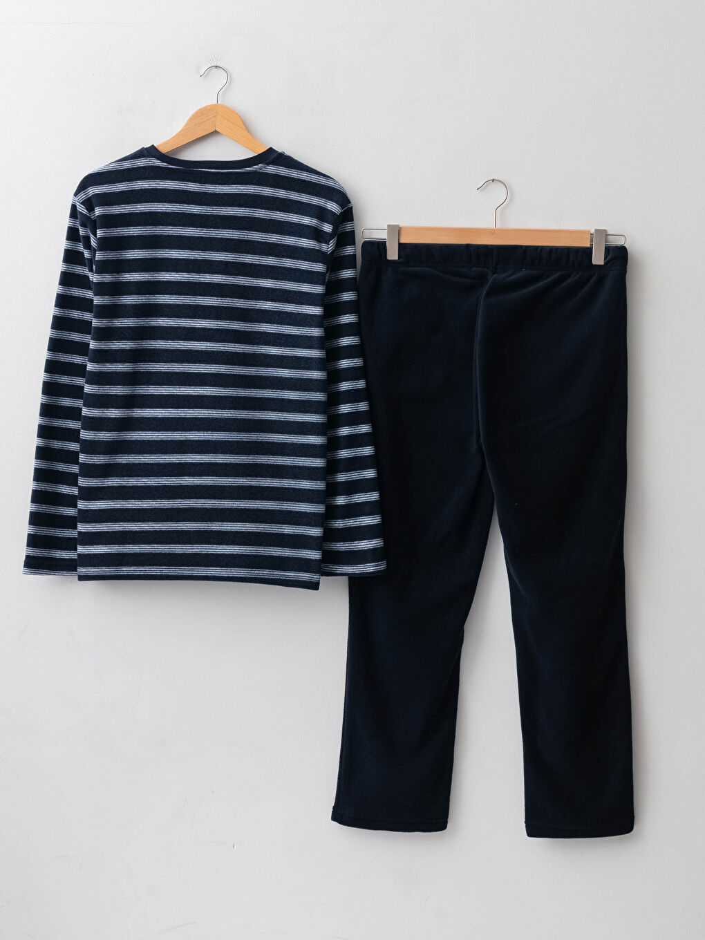 LC WAIKIKI Standardmuster Gestreiftes Fleece Pyjama-Set für Herren -W1AH15Z8-LGS