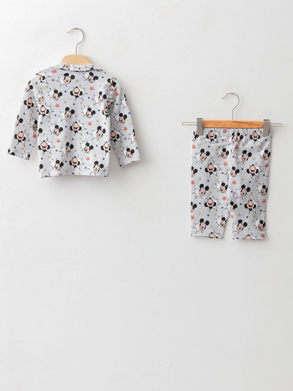 Gri Gömlek Yaka Uzun Kollu Mickey Mouse Baskılı Pamuklu Erkek Bebek Pijama Takımı-1