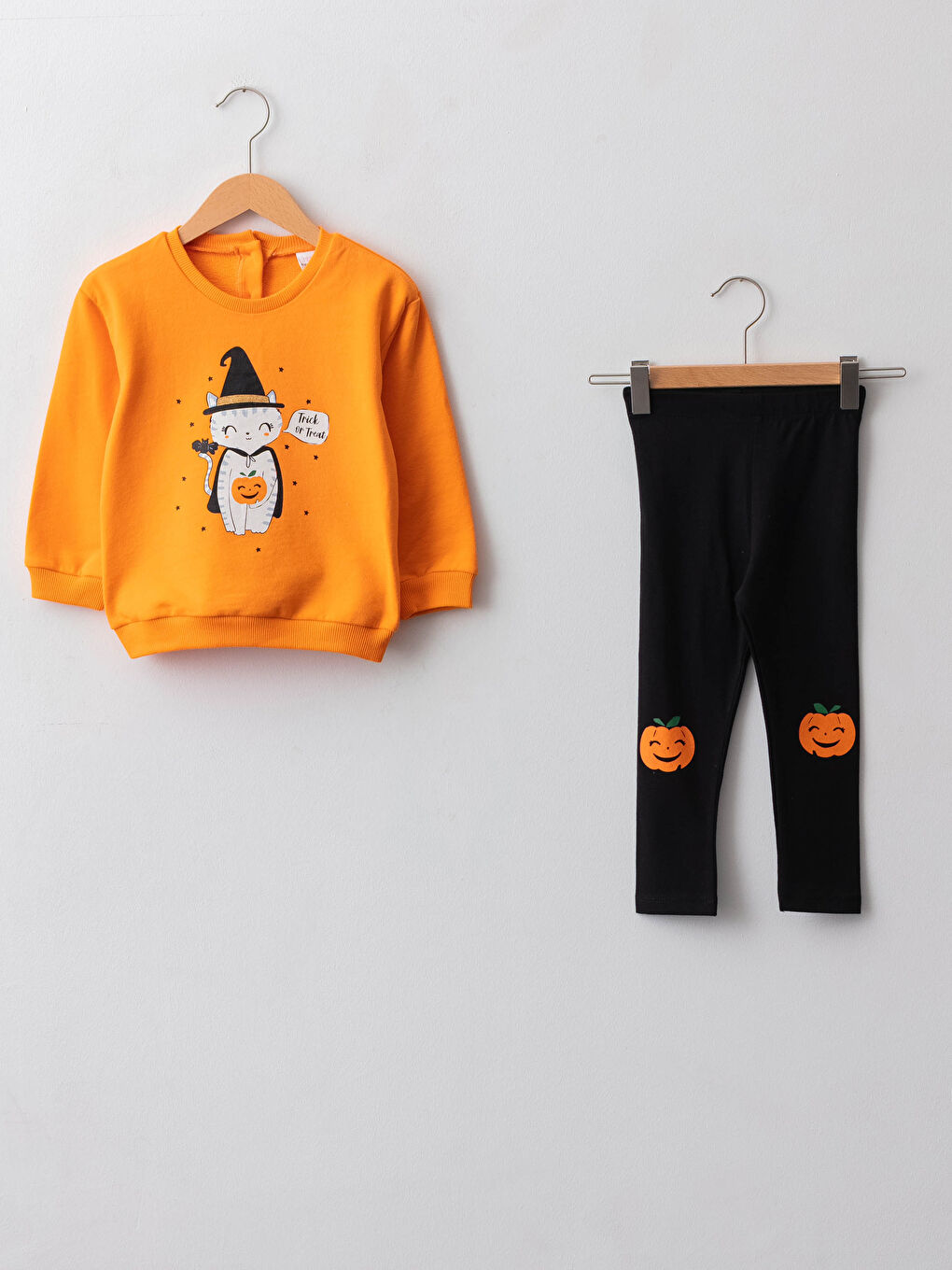 LCW baby Crew Neck Long Sleeve Printed Baby Girls' Sweatshirt and Tights 2 Pack Set -W1AP84Z1-GMN