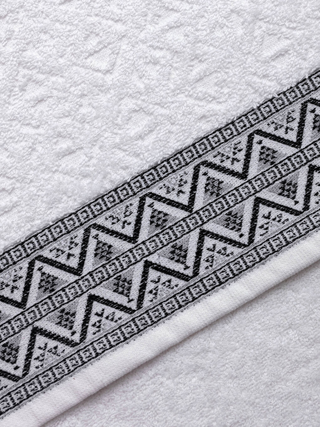 LCW HOME Besticktes Jacquard-Badetuch 70x140 cm -W1BD51Z8-J5E