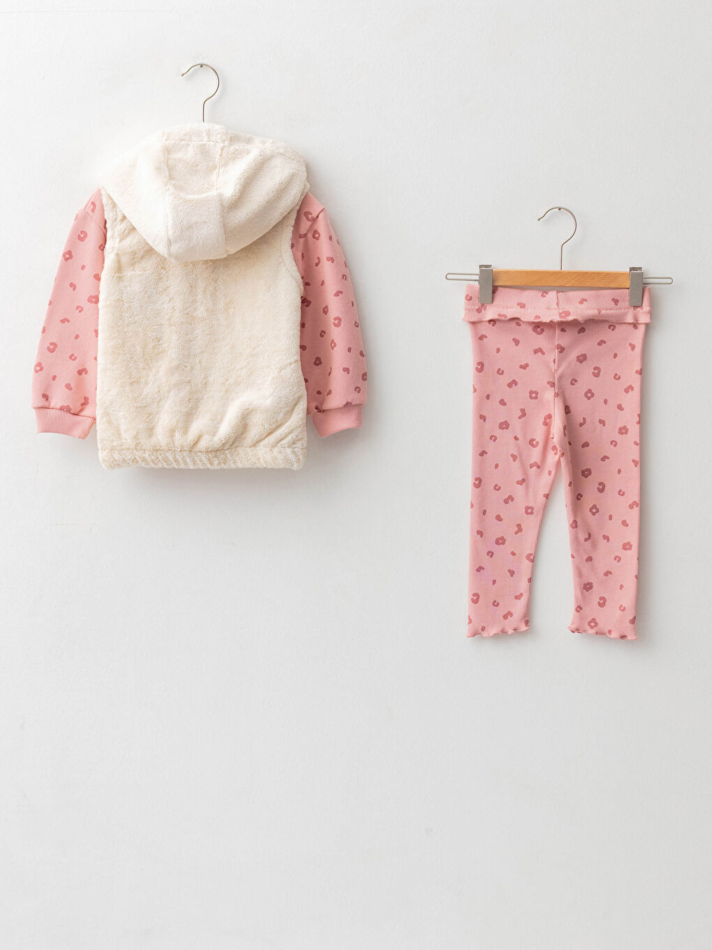 Комплект из 3 предметов: Толстовка, Жилет на молнии и Леггинсы с принтом для девочки-1