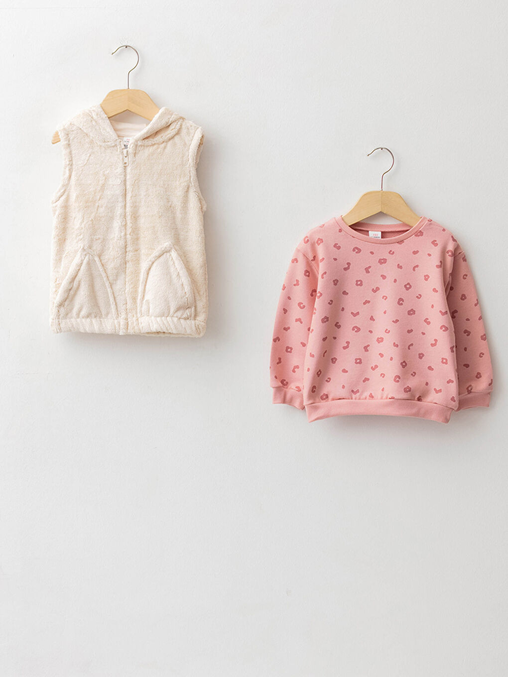 Комплект из 3 предметов: Толстовка, Жилет на молнии и Леггинсы с принтом для девочки-2