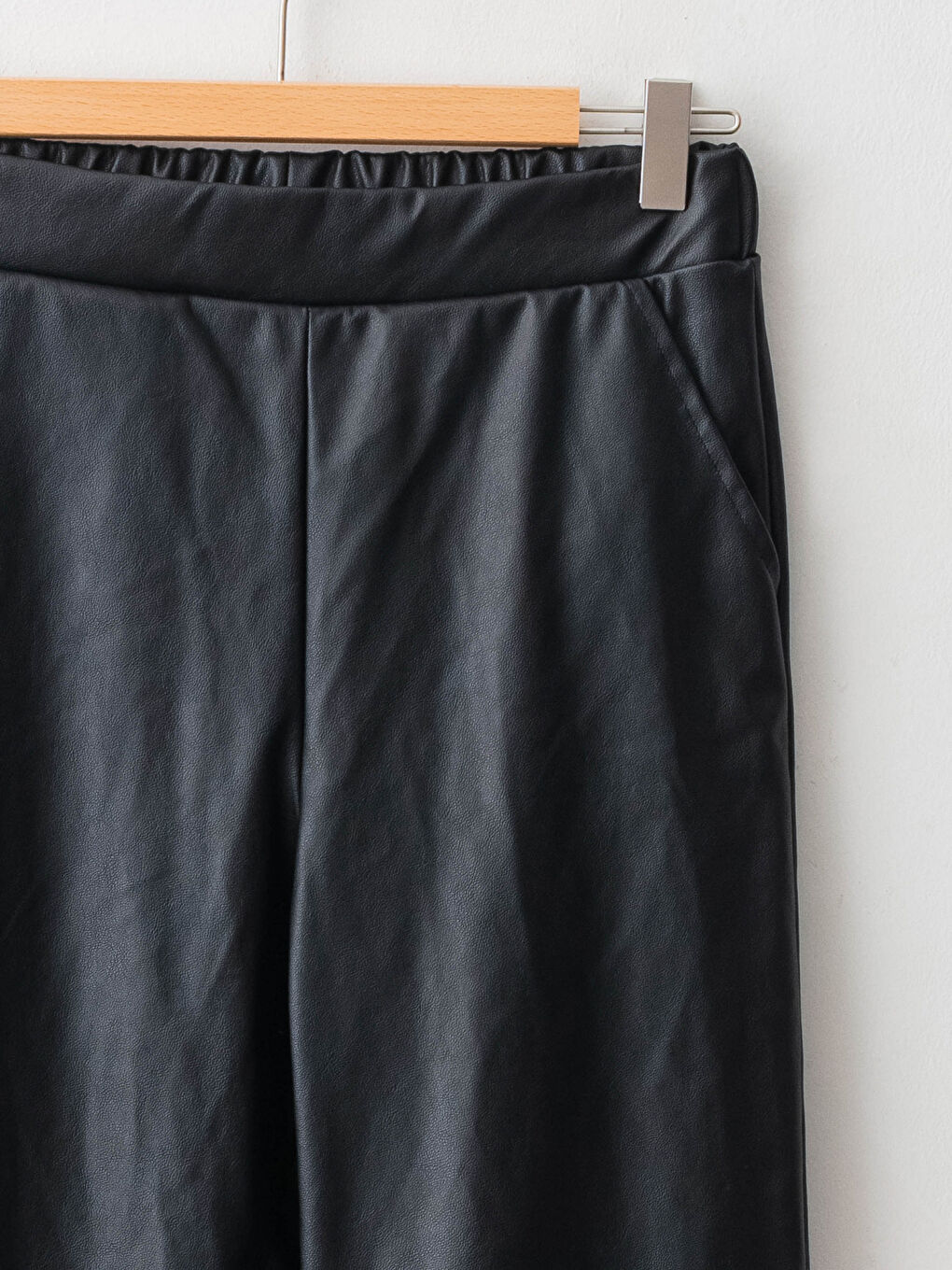 بنطلون جلد صناعي للبنات بخصر مرن-2