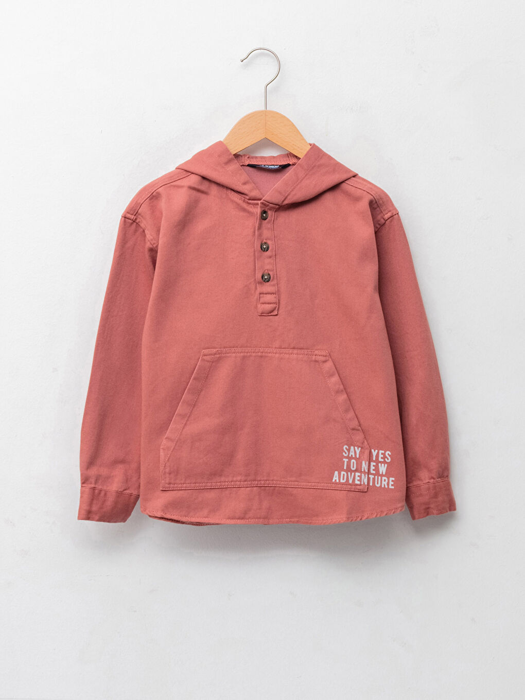 Kahverengi Kapüşonlu Baskılı Uzun Kollu Gabardin Erkek Çocuk Gömlek