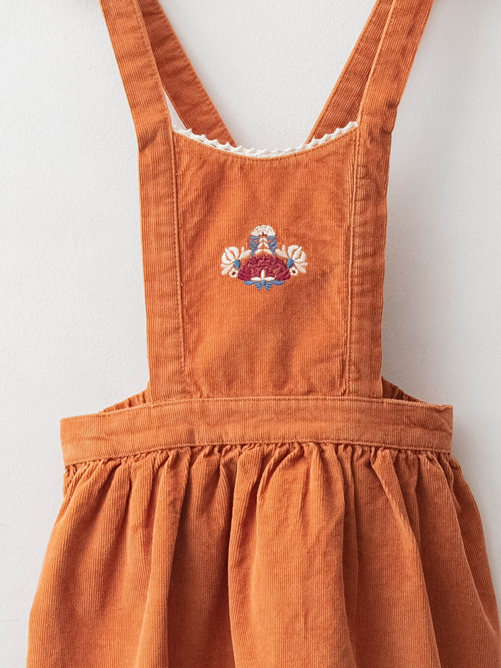 بلوزة ياقة بيتر بان كم طويل بناتي و فستان قطيفة سالوبيت-2