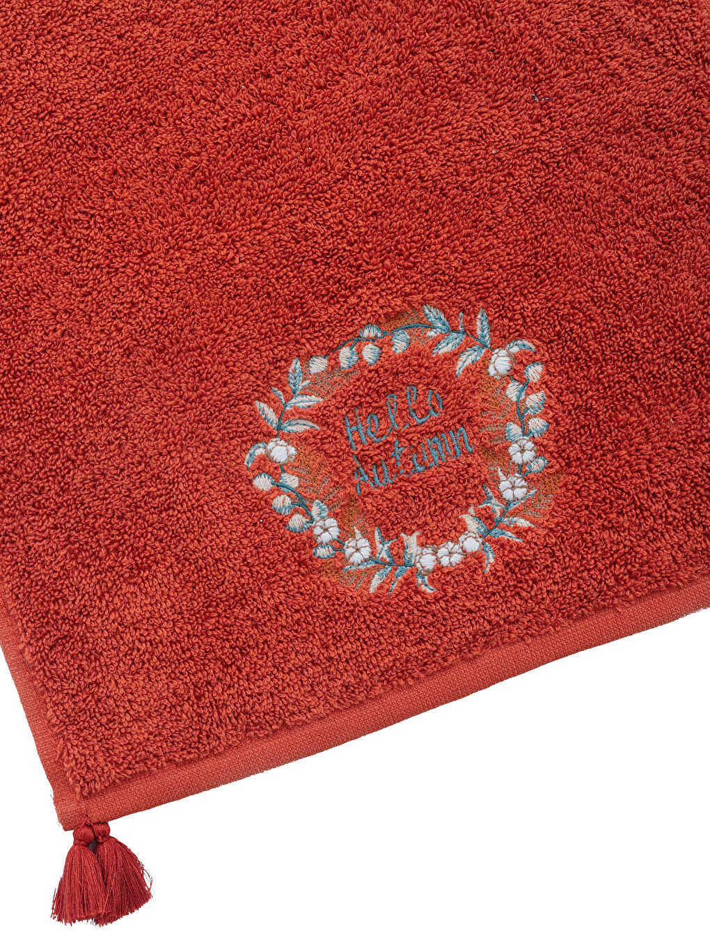 Кърпа за гости с бродирани детайли и помпони 30x50 см-3