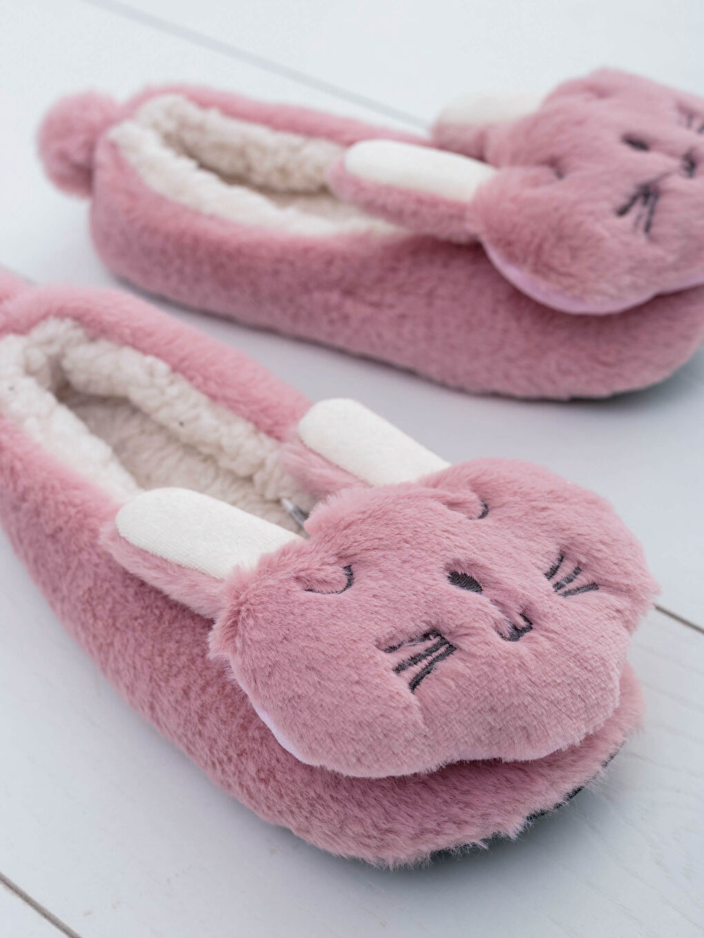 Pantofi de Casă din Pluș cu Detalii Brodate pentru Femei-1