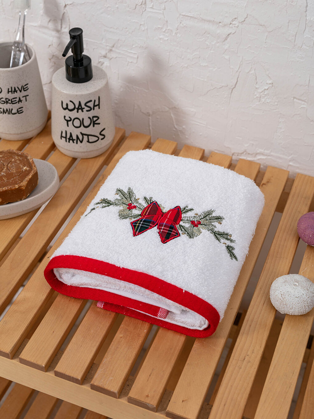 New Year Themed Embroidery Detailed Face Towel 50x80 Cm-1