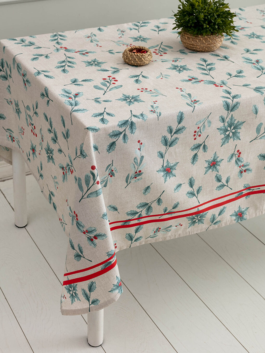 Christmas Themed Printed Tablecloth
