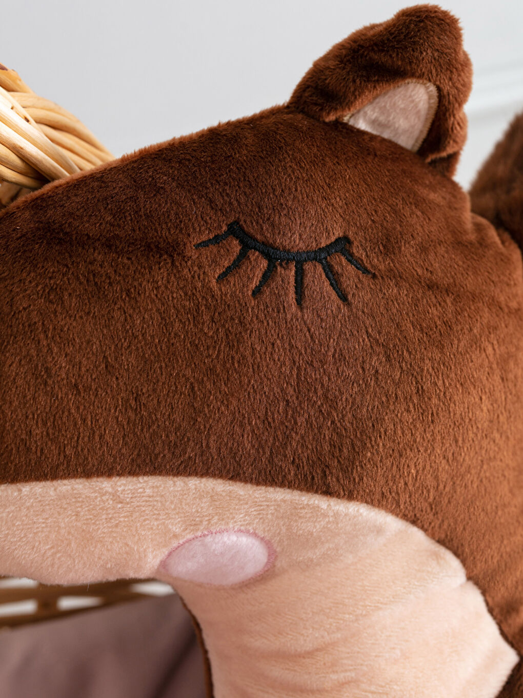 Кестеленген үлпілдек толтырылған сәбиге арналған тиін жастықша 37x39 см-1