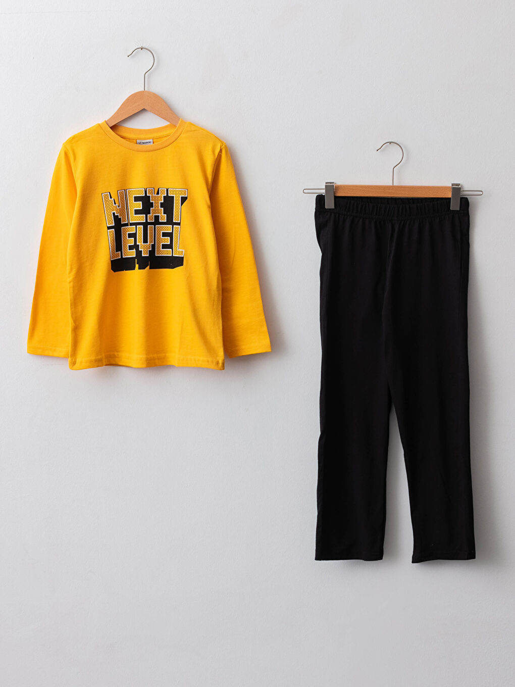 Sarı Bisiklet Yaka Baskılı Uzun Kollu Pamuklu Erkek Çocuk Pijama Takımı