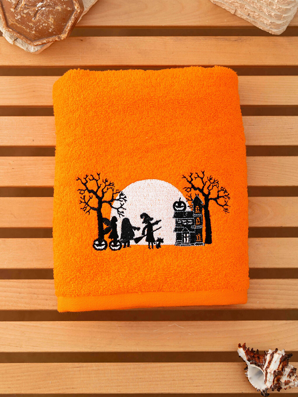 Ručni peškir sa detaljima veza-1