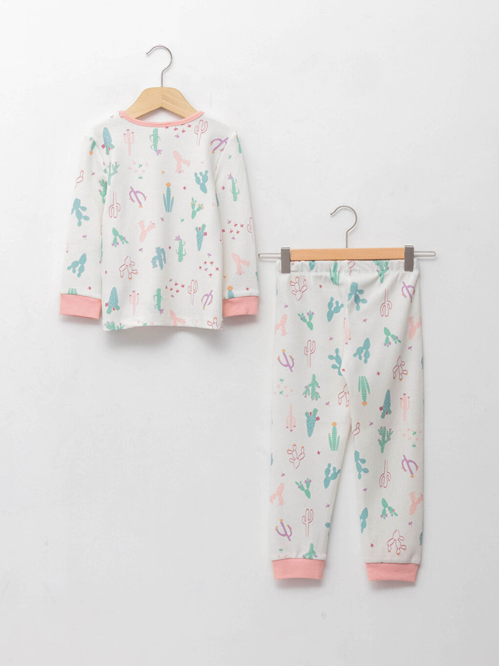 Ekru Bisiklet Yaka Baskılı Uzun Kollu Kız Çocuk Pijama Takımı-1