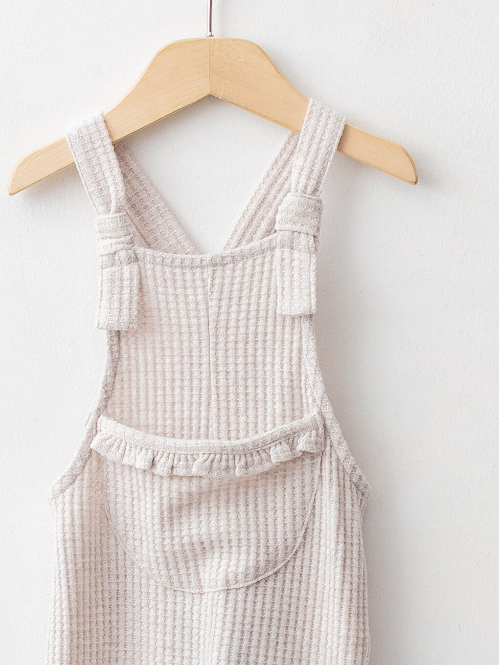 LCW baby Square Neck Strap Self Patterned Baby Girl Rompers -W1DU47Z1-TD8