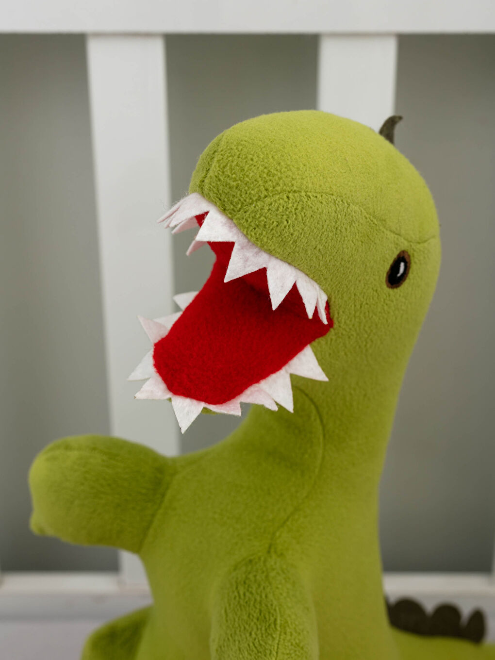 Turkuaz Pelüş Dolgulu Nakışlı Bebek Kırlent 36x34 cm-1