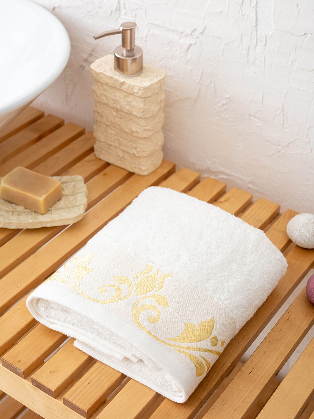 Ekru Nakış Detaylı Yüz Havlusu 50x80 cm