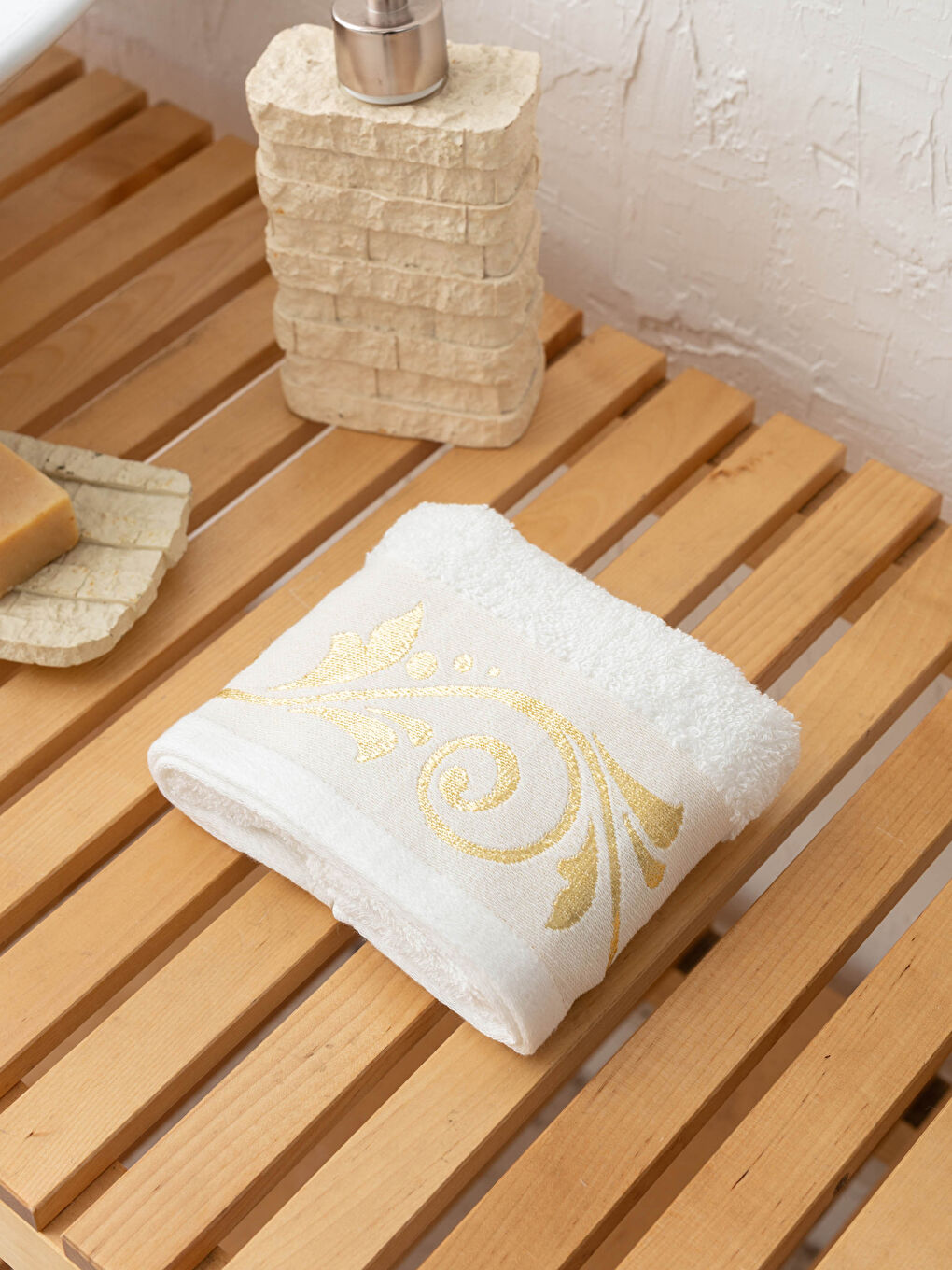 Ekru Nakış Detaylı El Havlusu 30x50 cm