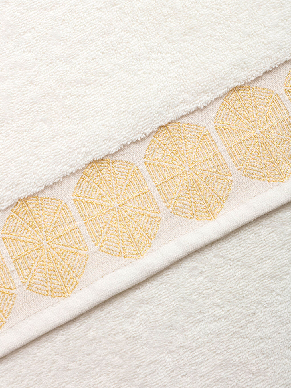 Embroidered Bath Towel 70x140 cm-3