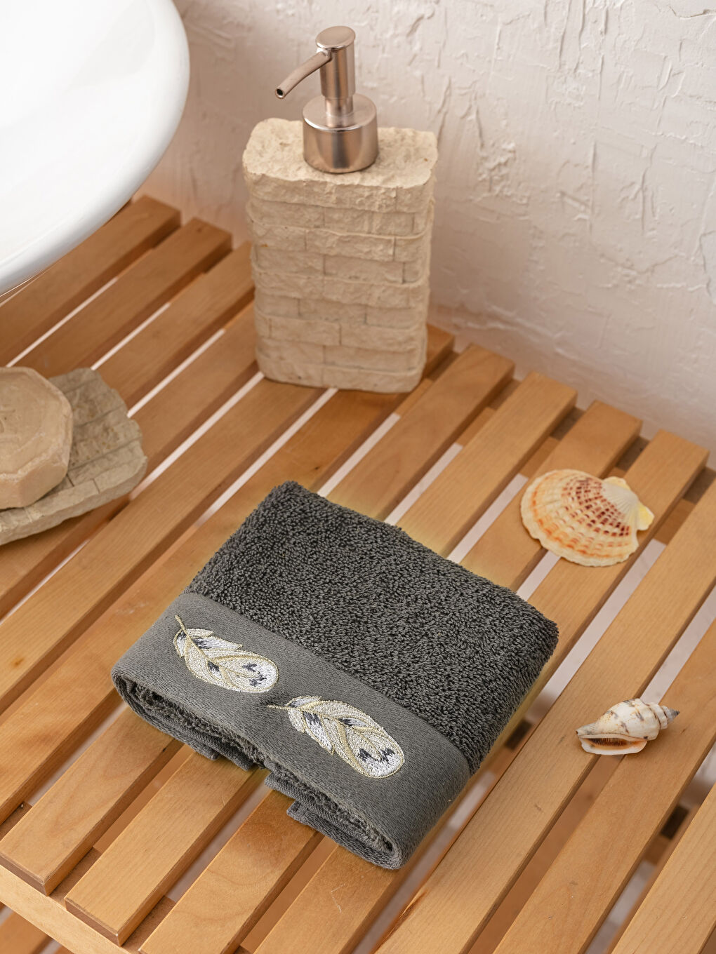 Serviette d'invité Boucle Détail Broderie Plume 30x50 Cm