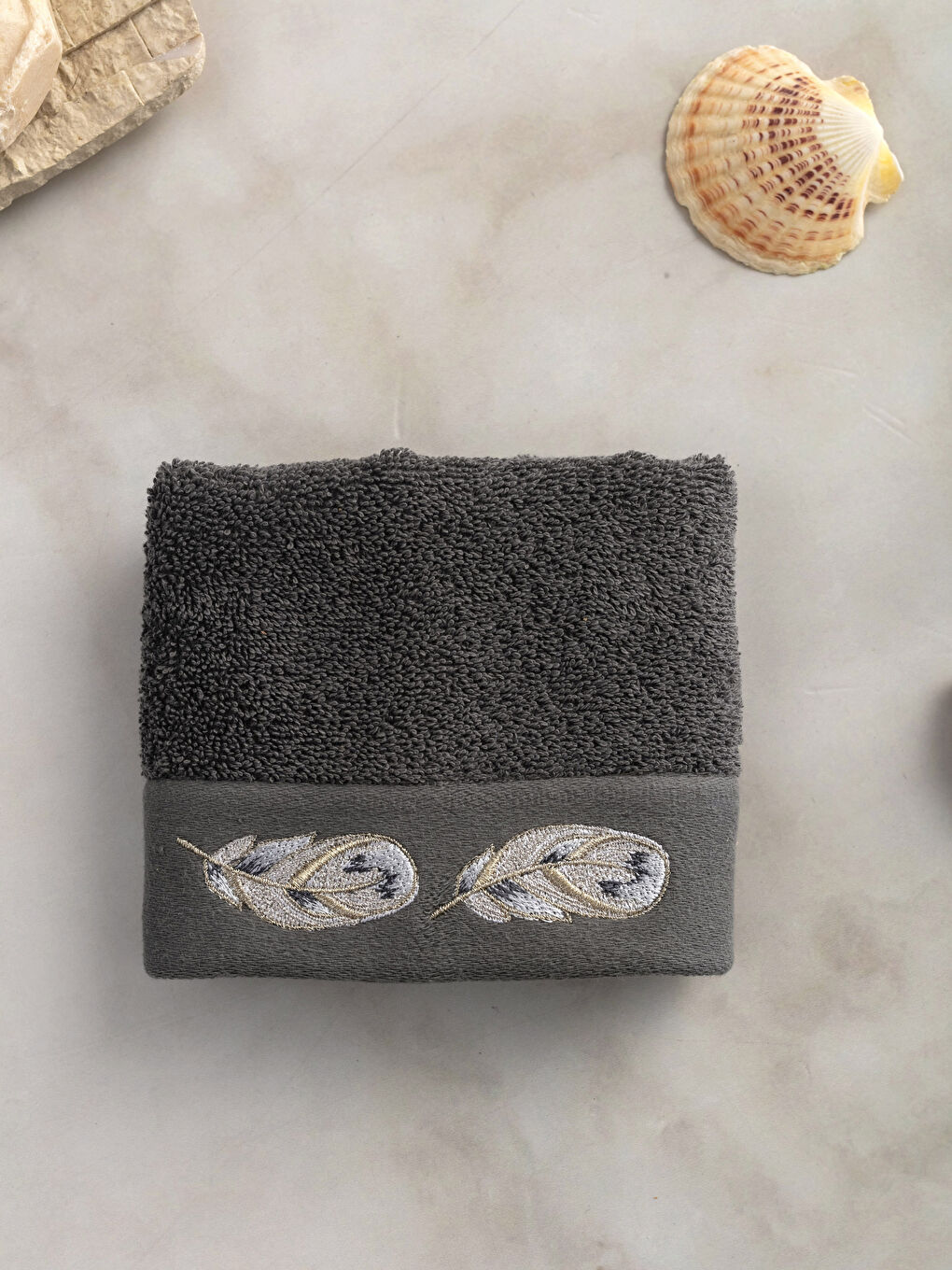 Serviette d'invité Boucle Détail Broderie Plume 30x50 Cm-1