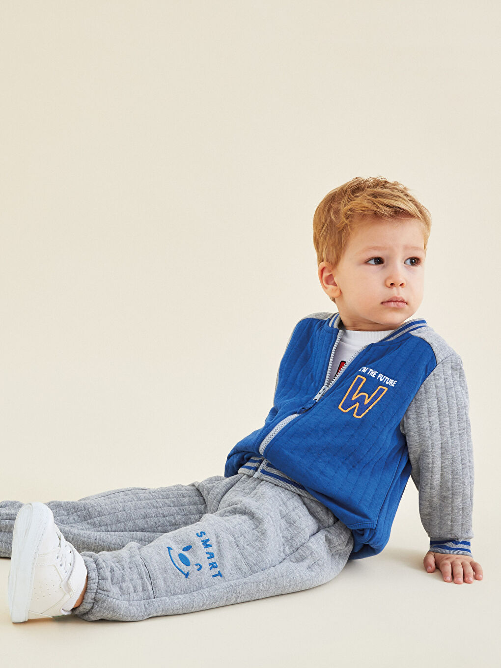 Crew Neck Long Sleeve Embroidery Detailed Zippered Sweatshirt-2