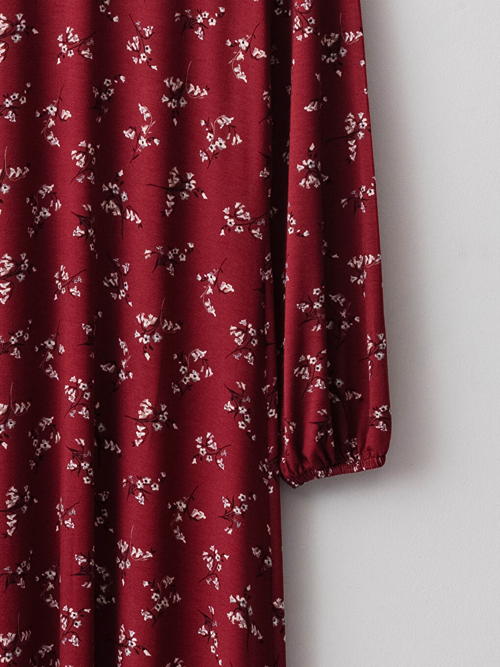 فستان نسائي برقبة دائرية زهري كم طويل بقصة A من الفسكوز-7