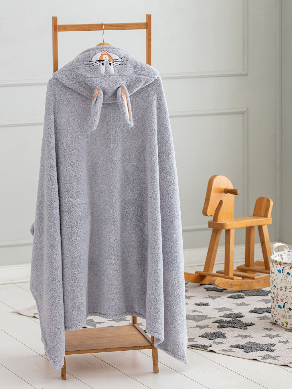 Single Hooded Embroidery Detailed Bugs Bunny Licensed Wearable Blanket 100x150 Cm