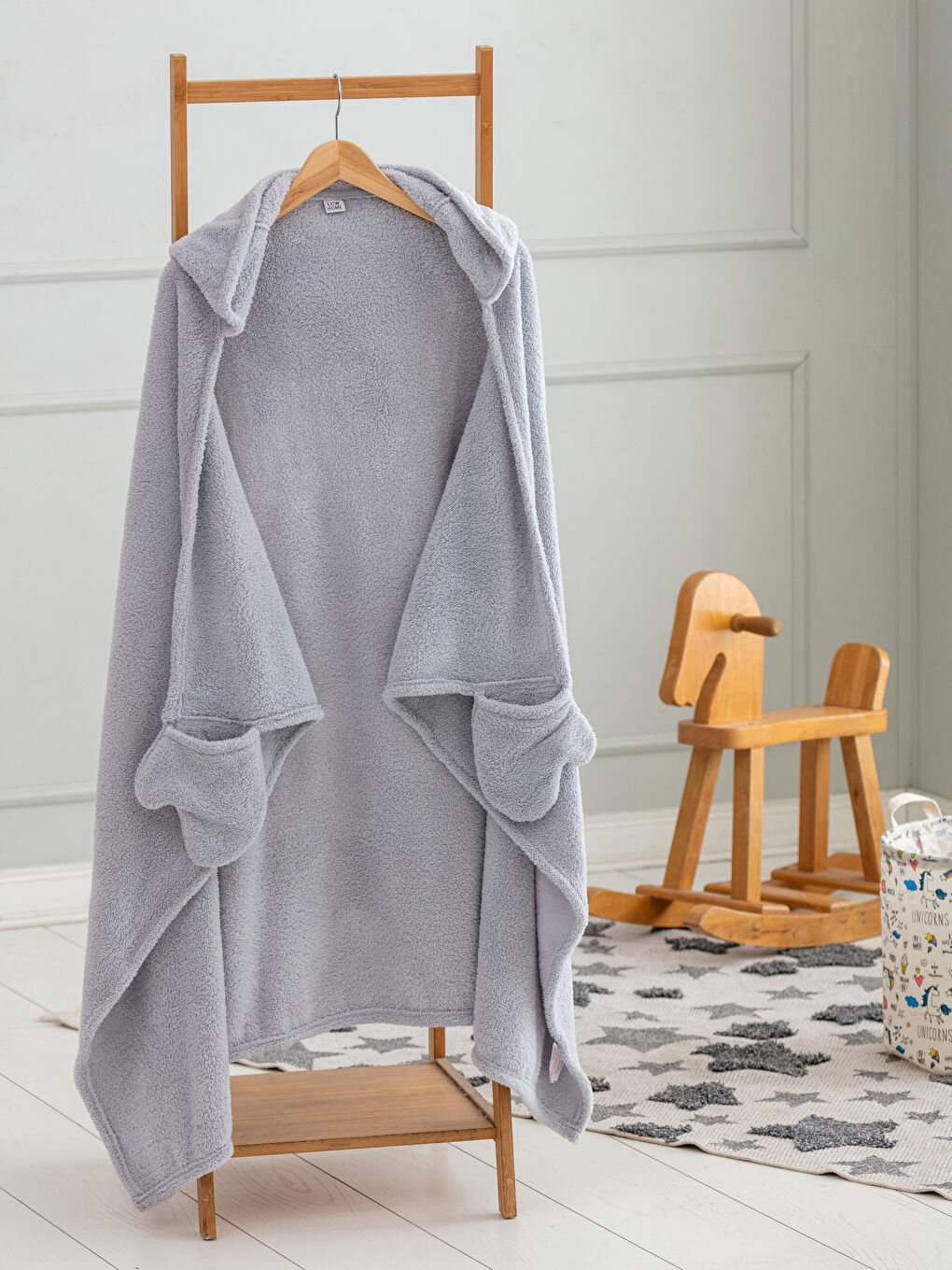 Single Hooded Embroidery Detailed Bugs Bunny Licensed Wearable Blanket 100x150 Cm-1