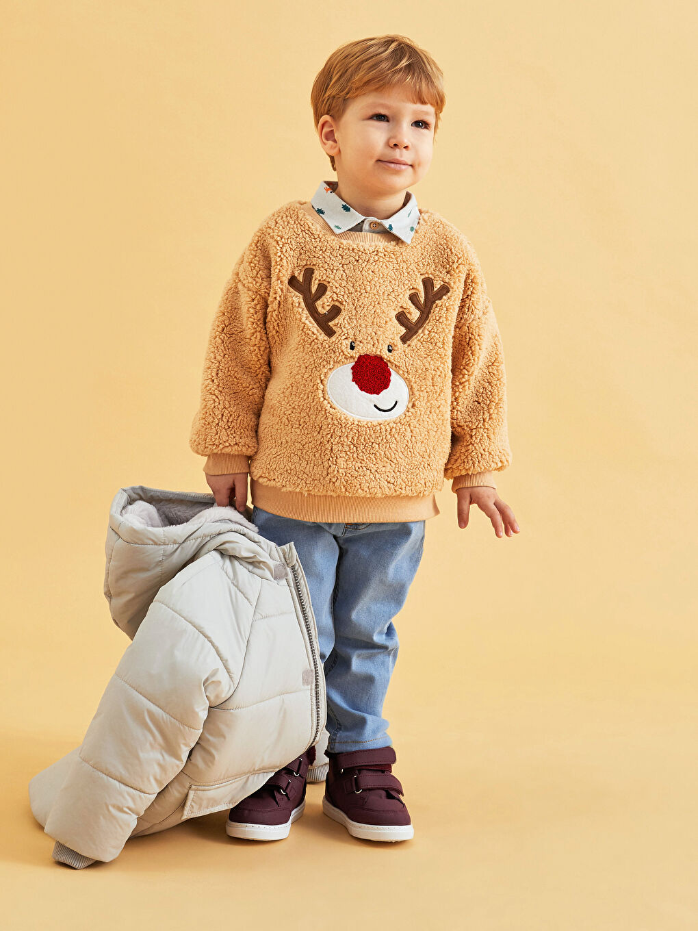 LCW baby Crew Neck Long Sleeve New Year Themed Plush Baby Boy Sweatshirt -W1G872Z1-FP3