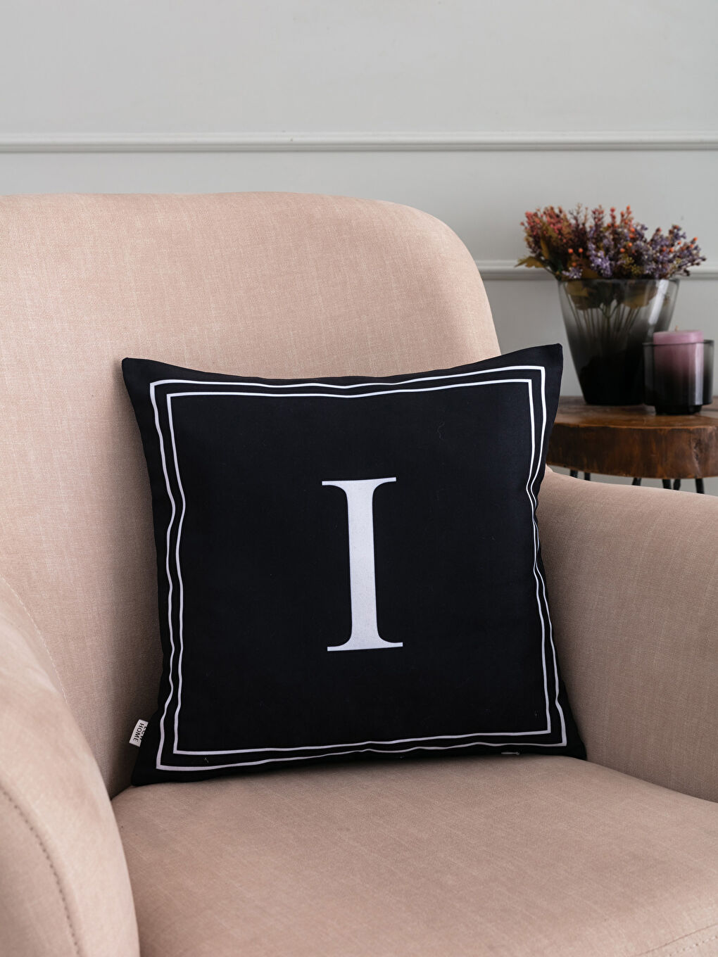 Karışık I Harfi Baskılı Kırlent Kılıfı 45x45 cm