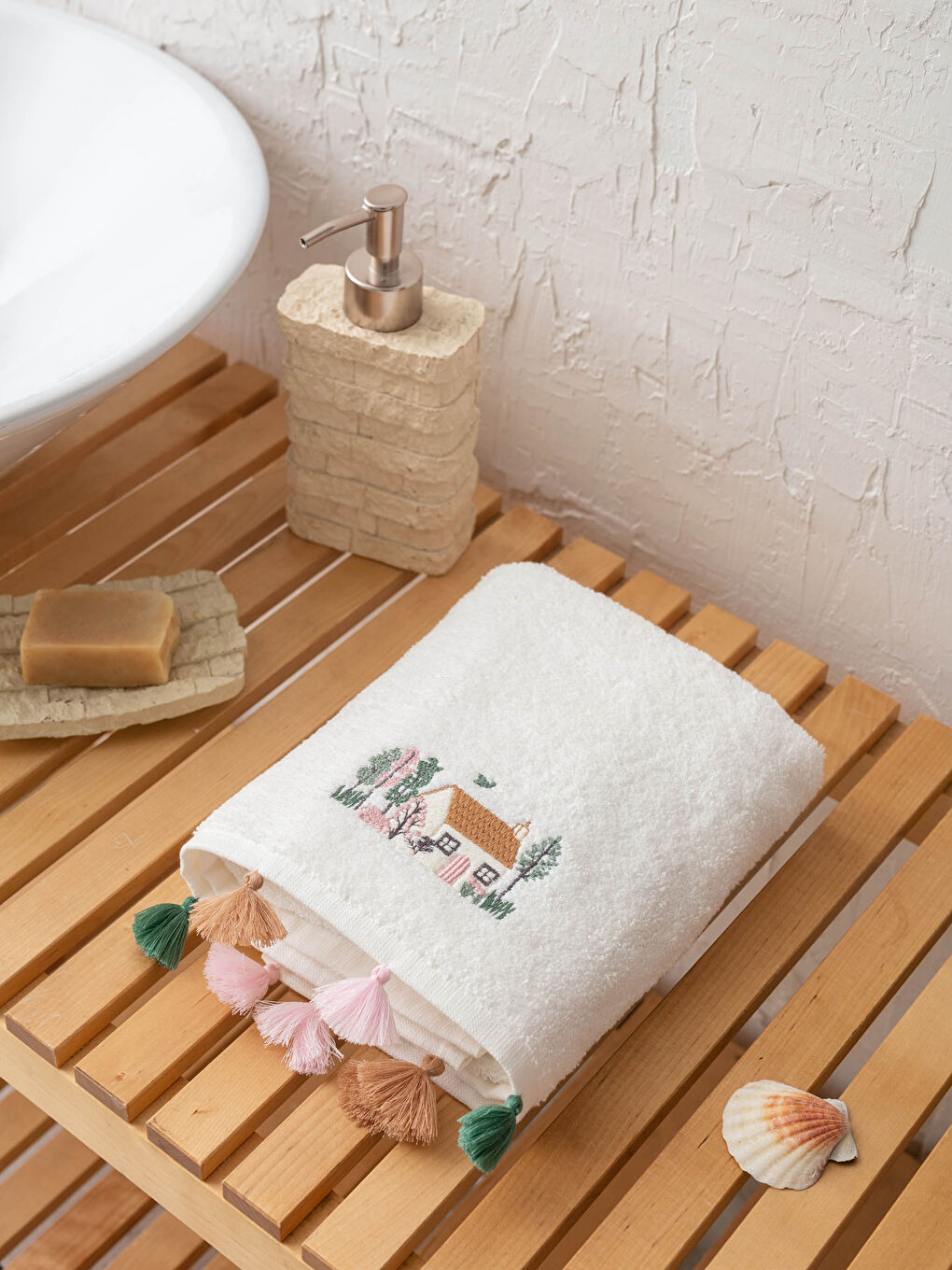 Embroidery Detail Tasseled Curl Face Towel 50x80 Cm