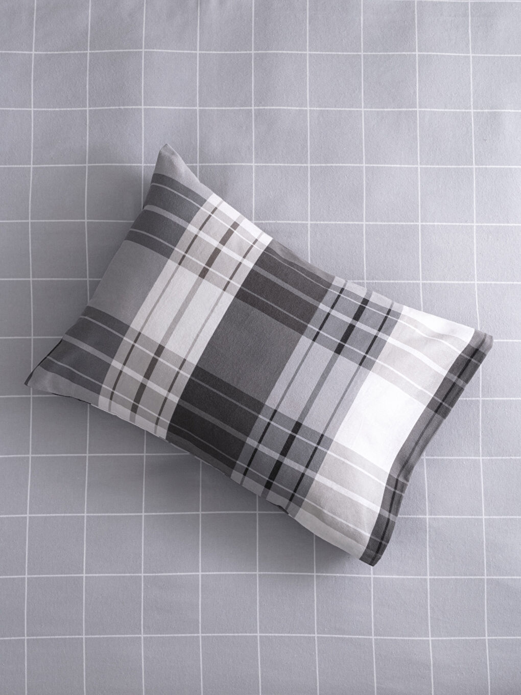 طقم غطاء لحاف مفرد مزدوج الجوانب بنقشة مربعات من الفلانيل-2