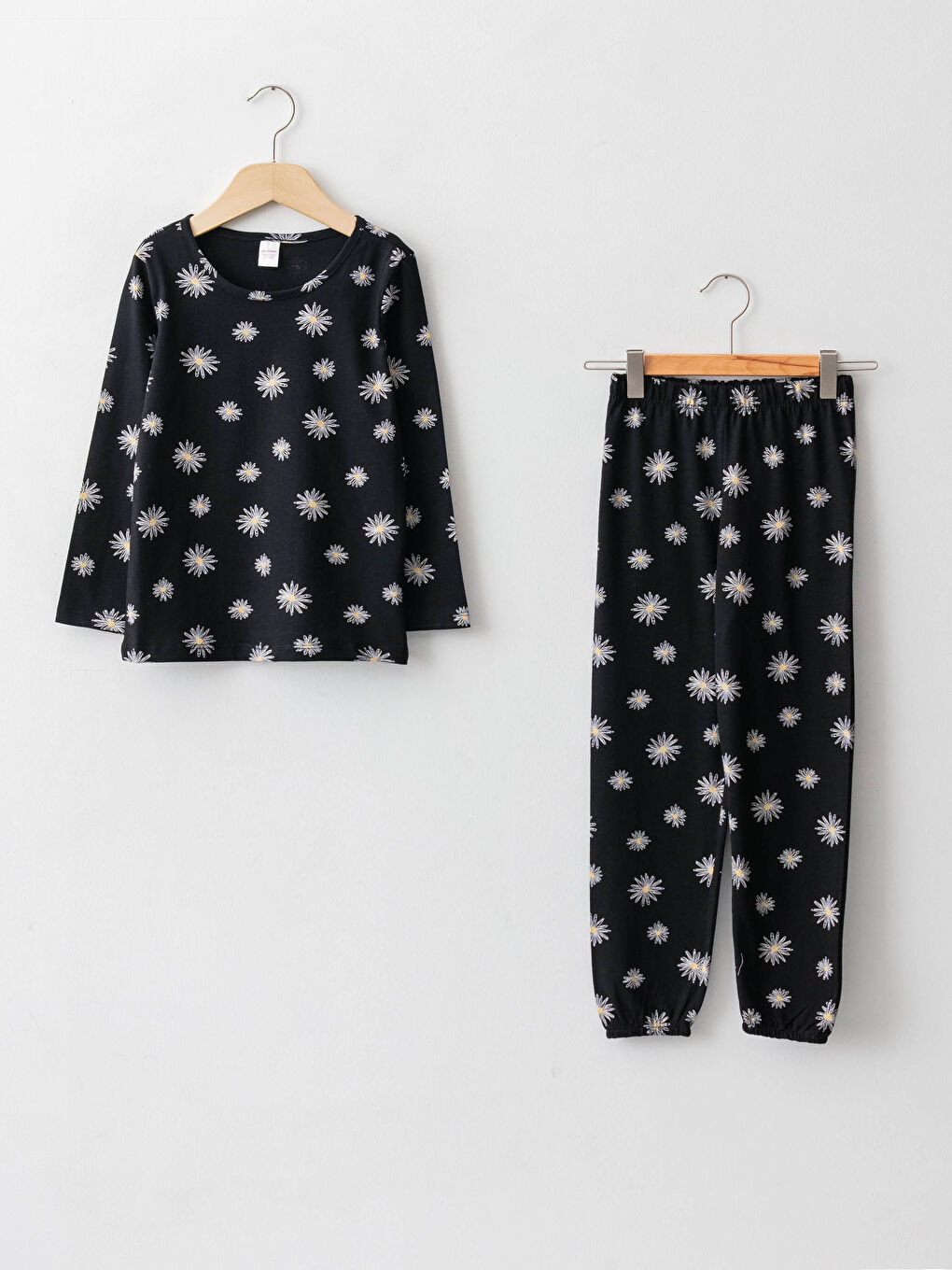 Siyah Bisiklet Yaka Baskılı Uzun Kollu Kız Çocuk Pijama Takımı