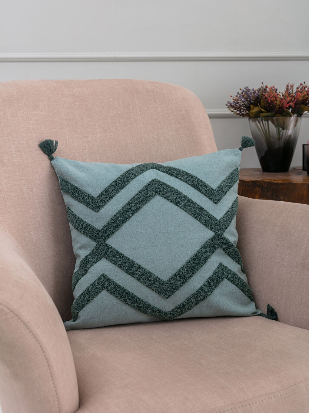 LCW HOME Embroidery Detailed Tasseled Woven Cushion Cover 45x45 Cm -W1GY12Z8-FWF