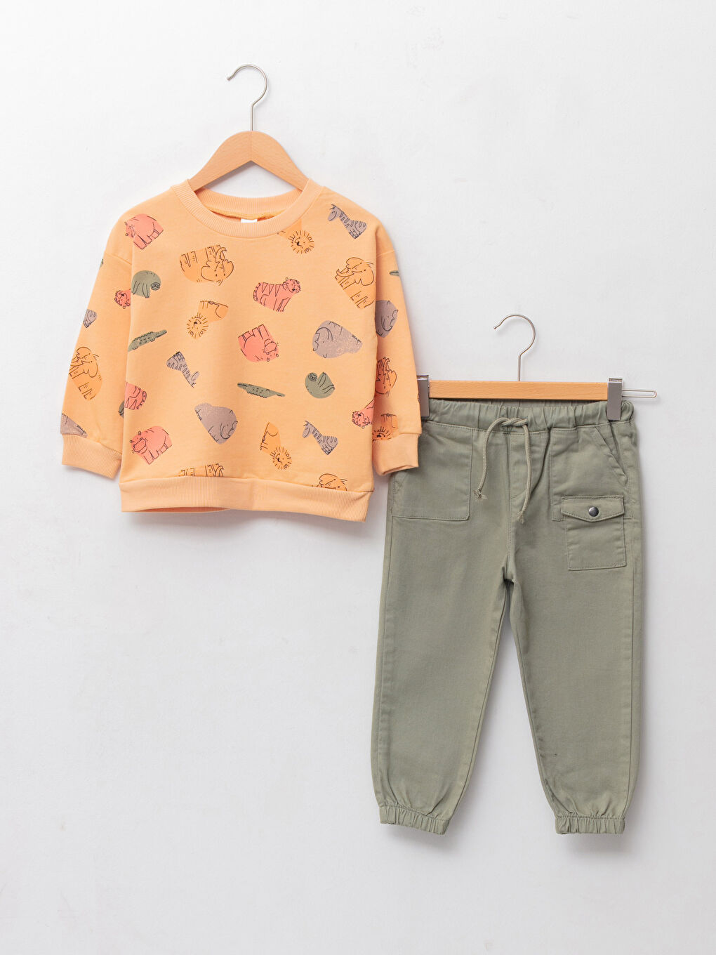 LCW baby Rundhalsausschnitt Langarm Bedrucktes Baumwolle Baby Jungen Sweatshirt und Hose 2er-Pack Set -W1H423Z1-LSQ