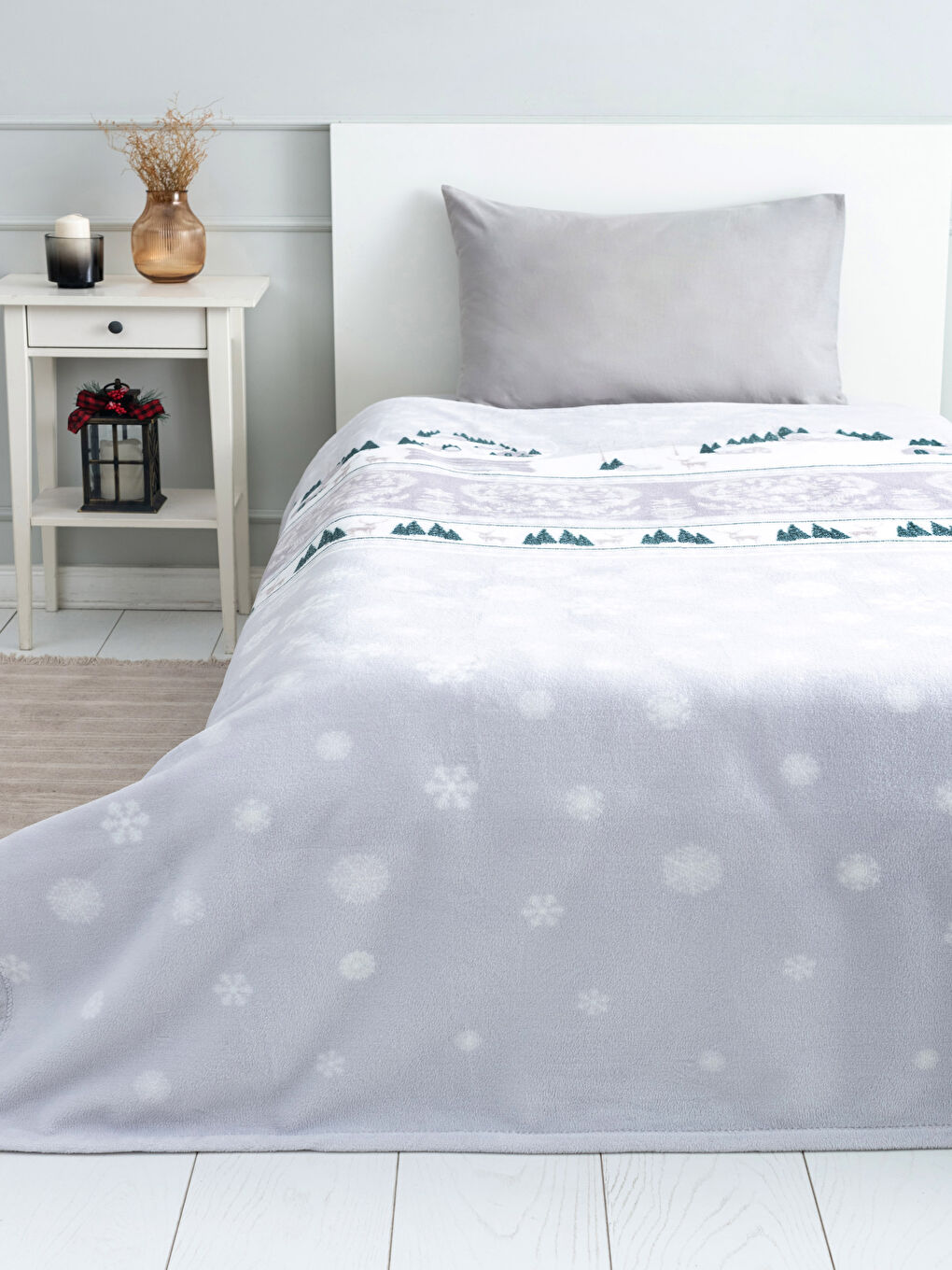 Christmas Themed Single Pattern Wellsoft Blanket 150x220 Cm