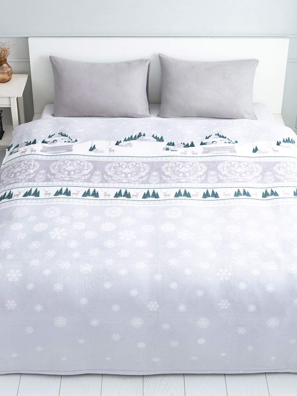 Christmas Themed Double Printed Wellsoft Blanket 200x220 Cm-1