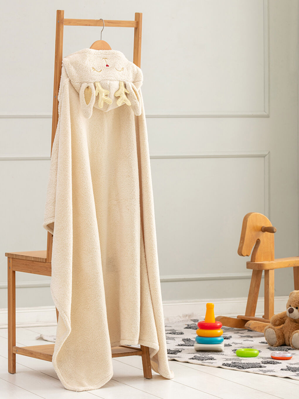 Lcw Home Couverture Portative En Velours Doux À Capuche Avec Détails Brodés 100x150 Cm -W1HR29Z8-GCU