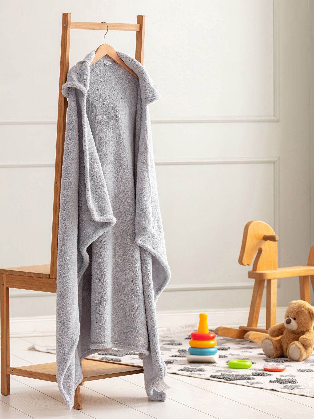 Бродиран Детайлен С качулка Велсофт Носим Халат 100x150 См-1