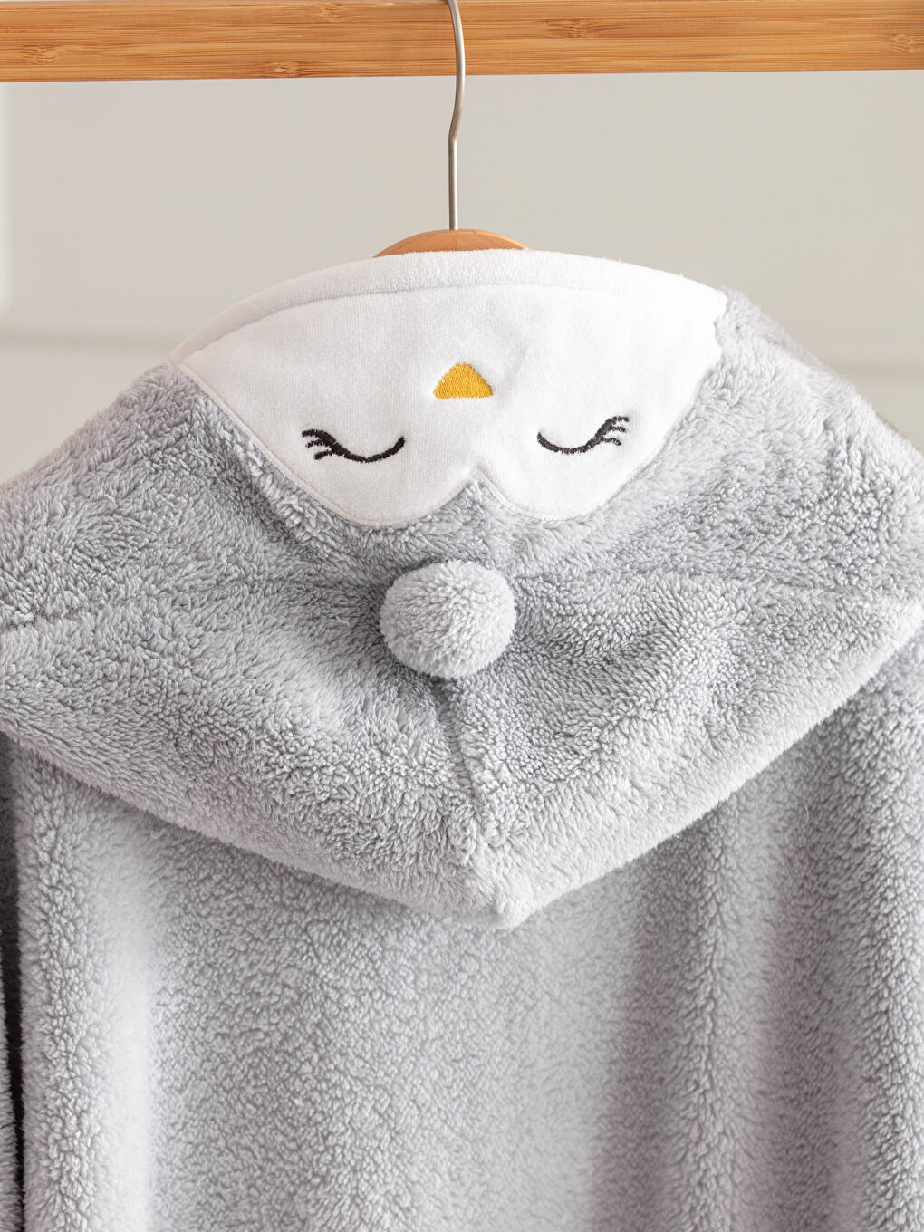 Бродиран Детайлен С качулка Велсофт Носим Халат 100x150 См-2